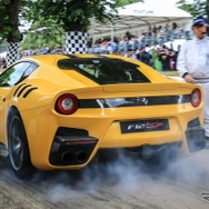 フェラーリ F12 tdf