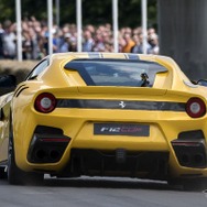 フェラーリ F12 tdf