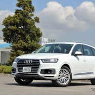 アウディ Q7