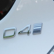 ボルボ V40 改良新型