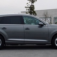 アウディ Q7