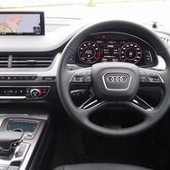 アウディ Q7