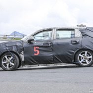 ジーリー　SUV スクープ写真