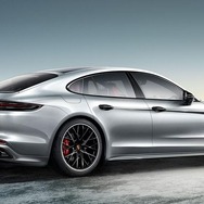 ポルシェ パナメーラ 新型のエクスクルーシブ