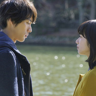 福士蒼汰＆小松菜奈／宝が池公園　『ぼくは明日、昨日のきみとデートする』(C)2016「ぼくは明日、昨日のきみとデートする」製作委員会