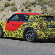 BMW MINI クロスオーバースクープ写真