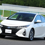 ソーラー充電システムを搭載したプリウスPHV 新型