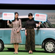 牛窪恵（向かって左）と高畑充希