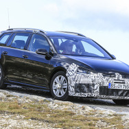 VW ゴルフ R ヴァリアント スクープ写真
