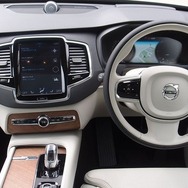ボルボ XC90 T8