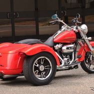 ストリップ仕様としたハーレーの新型トライク『FREE WHEELER（フリーウィーラー）』