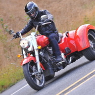 ストリップ仕様としたハーレーの新型トライク『FREE WHEELER（フリーウィーラー）』