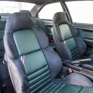 「M3 GT」（1995）「E36」をベースに登場、356台の限定車で、専用のフロント＆リアスポイラーを装着、ブリティッシュ・レーシング・グリーンカラーが印象的なモデルだ。3リットル直列6気筒DOHCエンジン最高馬力 295ps