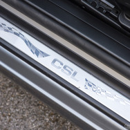 「M3 CSL」（2003）「E46」をベースにした3代目だ。6速SMGIIを採用し、カーボン素材のボディは大幅に軽量化され、M3は次のステージへ。3.2リットル直列6気筒DOHCエンジン最高馬力 360ps