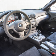 「M3 CSL」（2003）「E46」をベースにした3代目だ。6速SMGIIを採用し、カーボン素材のボディは大幅に軽量化され、M3は次のステージへ。3.2リットル直列6気筒DOHCエンジン最高馬力 360ps