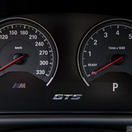 「M4 GTS」（2016）「F82」をベースにした5代目。排気量をダウンサイジング、M3の原点とも言える「ストレート6」への回帰「M4」の車名など、新たな次世代M3・M4の誕生だ。3リットル直列6気筒Mツインパワー ターボ最高馬力 431ps