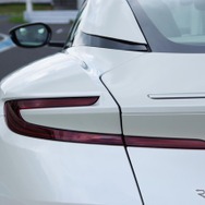 アストンマーティン DB11