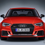 アウディ RS3 セダン
