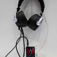ハイレゾ音源で楽しめるFDSテクノロジー搭載ヘッドホン「ZH700FF」