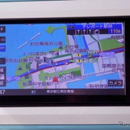 オプションの純正カーナビは、最新のVICS WIDEにも対応。写真は7型モデル