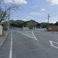 遠州の名刹、法多山尊永寺の参道入口。ここからが小笠山の肩を越える山岳区間となる