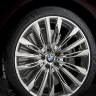 BMW M760Li xDrive V12 エクセレンス