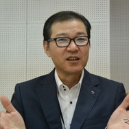 マツダ 商品本部 冨山道雄 主査