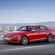 アウディ S4