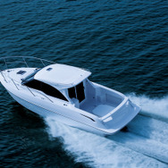 トヨタ、高級感と居住性にこだわった新型ボート「PONAM-28V」発売