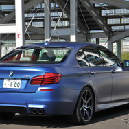 【BMW M5】スポーツセダンの代名詞的モデルは今も健在［写真蔵］