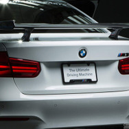 黒い官能...BMW、M3/M4用新パーツを初公開