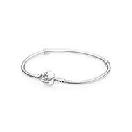 ジュエリーブランド「PANDORA（パンドラ）」のスペシャルジュエリー