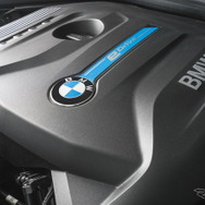 BMW 330e のパワートレイン
