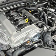 【マツダ ロードスターRF】リトラクタブルファストバックの名を持つオープン［写真蔵］