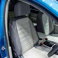 VW ゴルフ トゥーラン（東京モーターショー15）