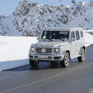 メルセデスゲレンデ次世代型、絶景の雪山を登った！