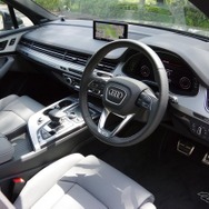 アウディ Q7