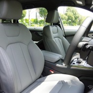 アウディ Q7
