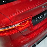 ジャガー XE（東京モーターショー15）