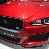 ジャガー XE（東京モーターショー15）
