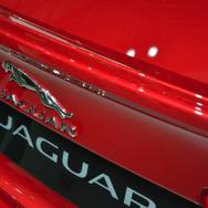 ジャガー XE（東京モーターショー15）