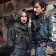 「クールな反乱軍の情報将校」キャシアン・アンドー　　（ディエゴ・ルナ）（C）2016 Lucasfilm Ltd. All Rights Reserved.