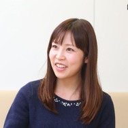 インタビューに答える佐々木さん（小学2年生女子のお母さま）