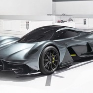 アストンマーティンとレッドブルのAM-RB 001