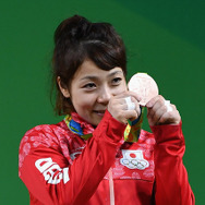リオデジャネイロ五輪女子重量挙げ48kg級の三宅宏実が銅メダルを獲得（2016年8月6日）