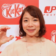 キットメール販売開始セレモニーに登壇した三宅宏実（2016年12月6日）