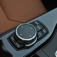 【BMW 318i】3シリーズに3気筒エンジン搭載のエントリーモデル［写真蔵］