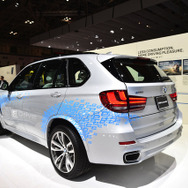 BMW X5 xDrive40e（東京モーターショー15）