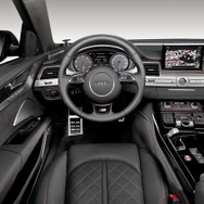 アウディ S8 プラス