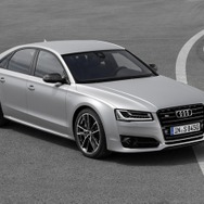 アウディ S8 プラス
